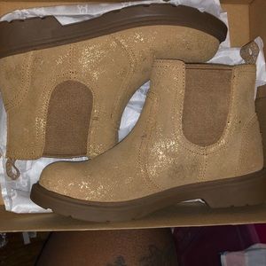 New ugg size 1 tan/gold